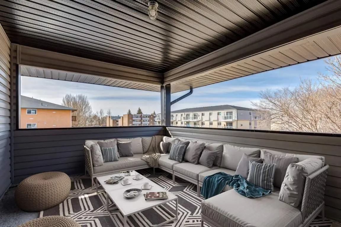 Ashford Manor - Photo 3 of 26