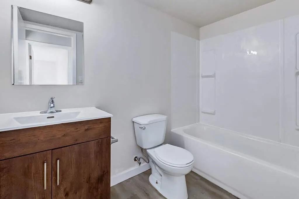 Borden Place Apartments - Photo 6 of 26