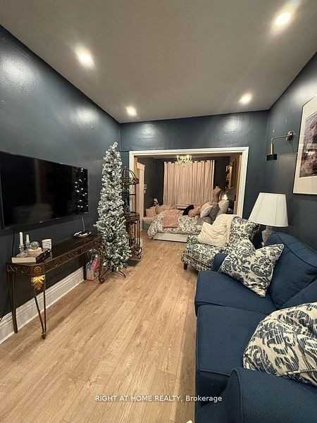 1034 Dufferin Street #Main - Photo 6 of 12