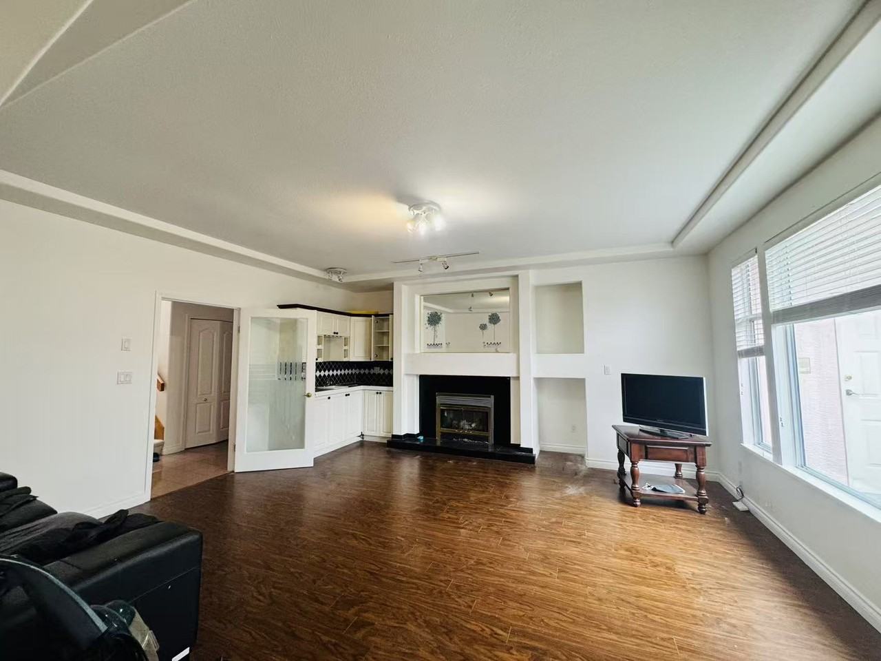 10600 Railway Avenue - Photo 3 of 24