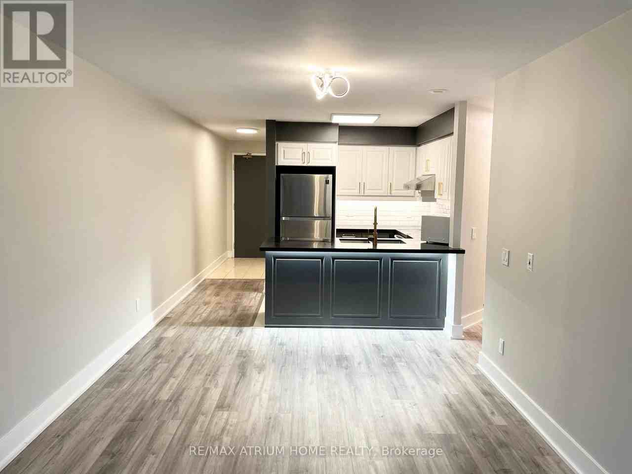 18 Parkview Avenue #701 - Photo 3 of 18