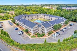 featured image of 309 Country Club Dr Ne