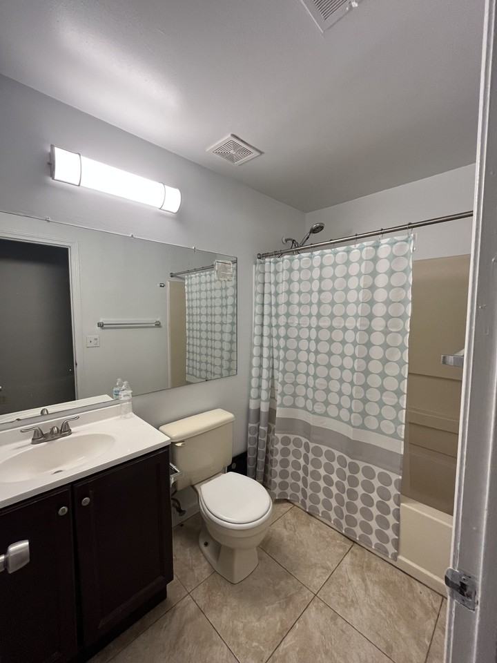 35 Rutgers Drive2- Standard Hallway - Photo 5 of 18