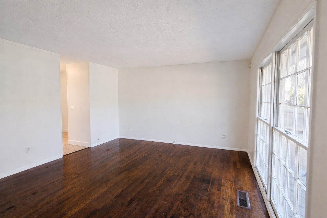 4446 Falcon Ct #1 - Photo 5 of 30