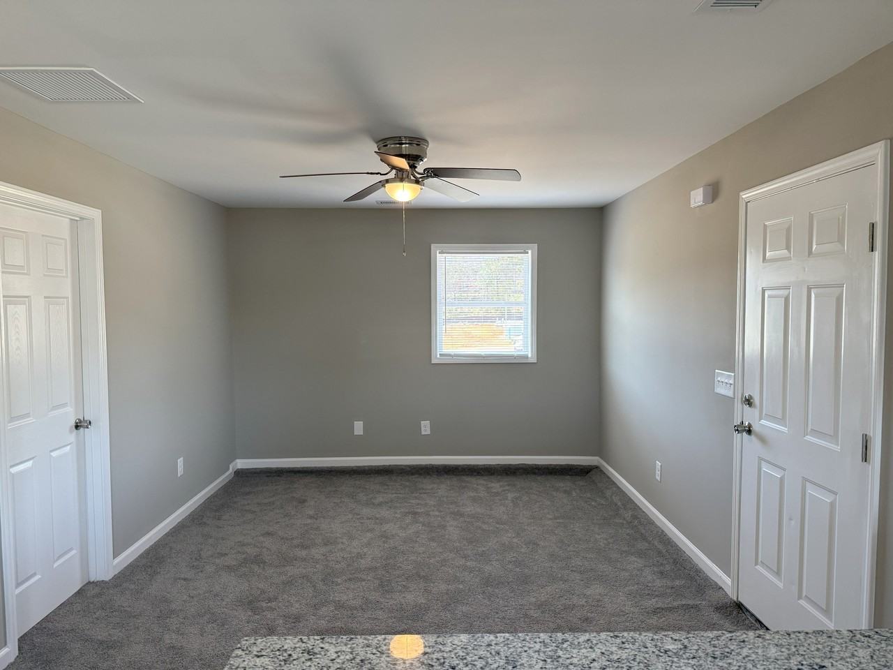 40 Charlotte Pl #1STATHAM - Photo 4 of 27