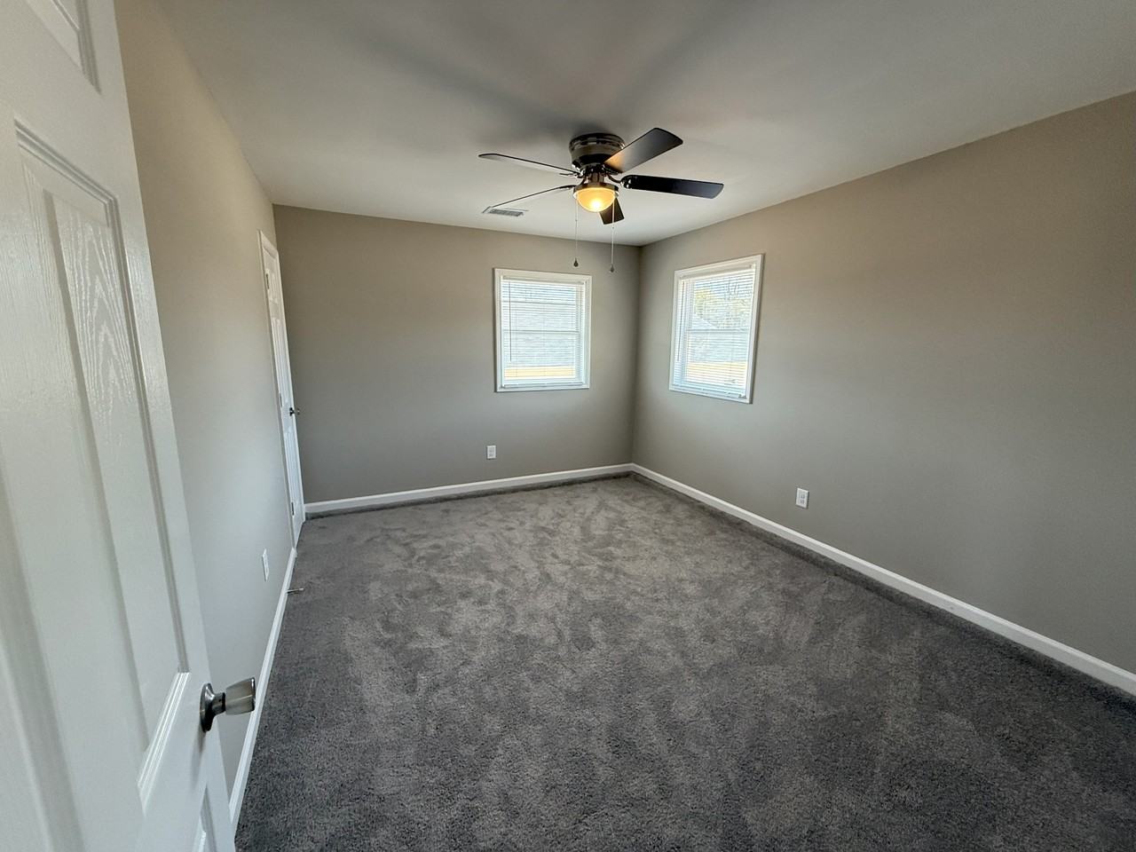 40 Charlotte Pl #1STATHAM - Photo 5 of 27