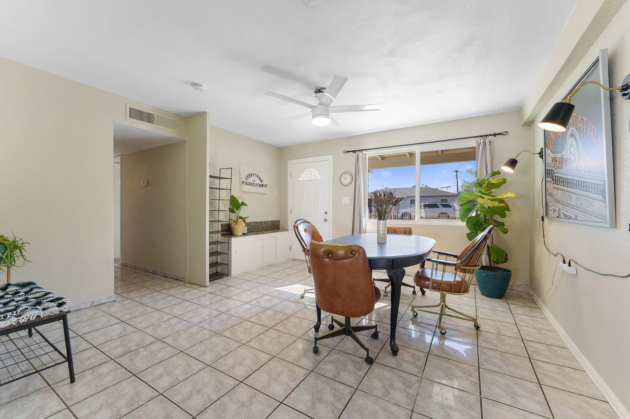 2614 W Greenway Rd #1 - Photo 4 of 37