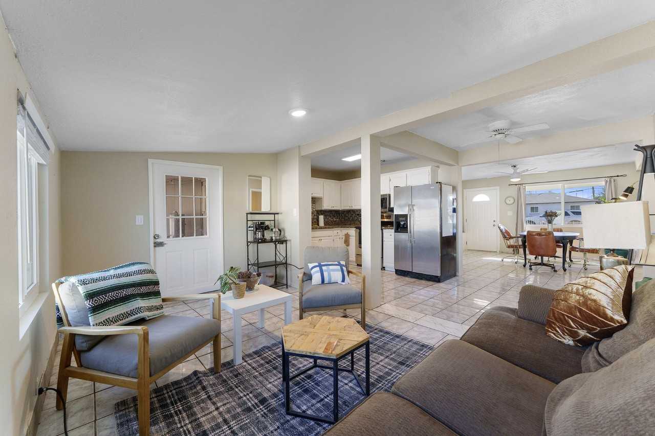 2614 W Greenway Rd #1 - Photo 5 of 37