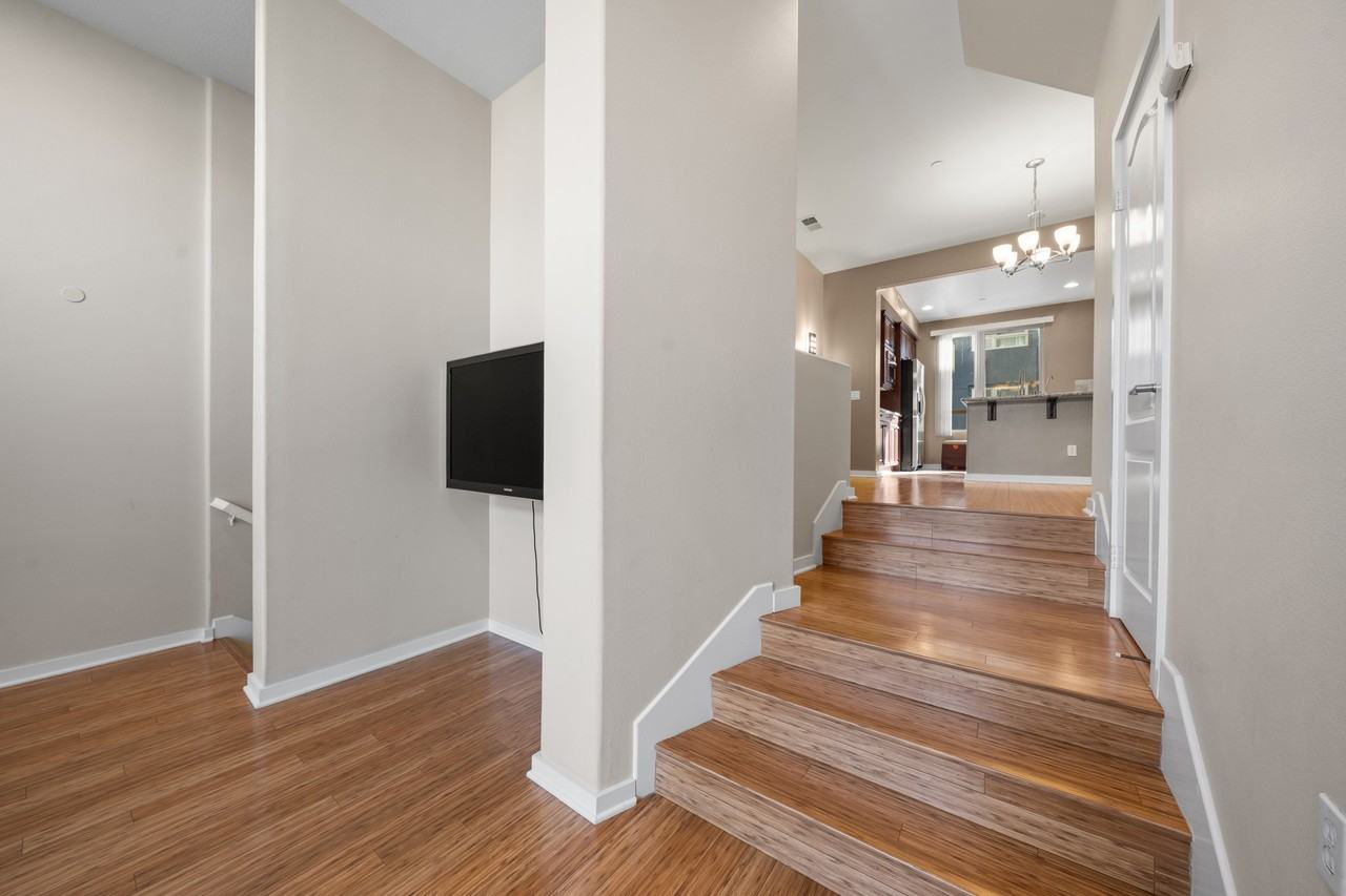 5509 W 149th Pl #13 - Photo 4 of 29