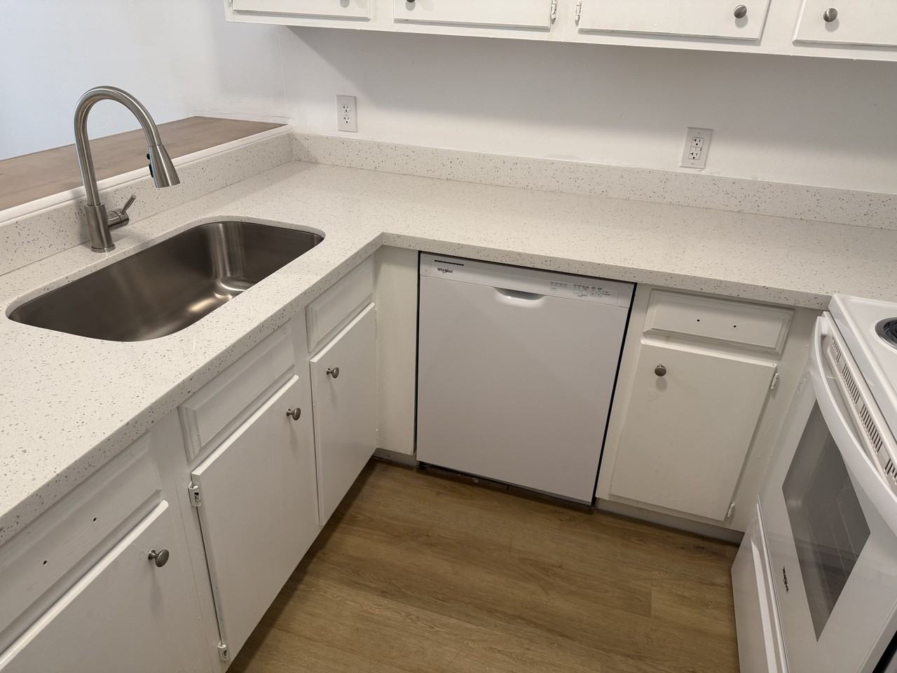 3386 Lodging Cir #4D - Photo 2 of 7