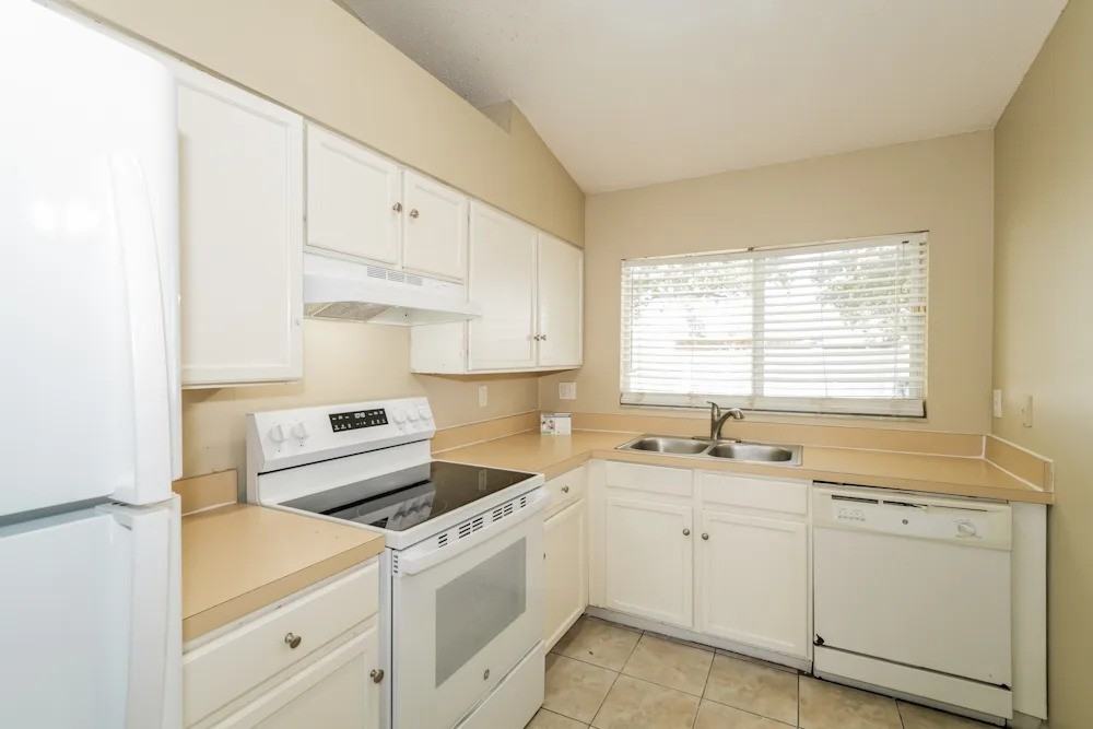 1213 Blufield Ave, Brandon, Fl, 33511 #NA - Photo 7 of 15