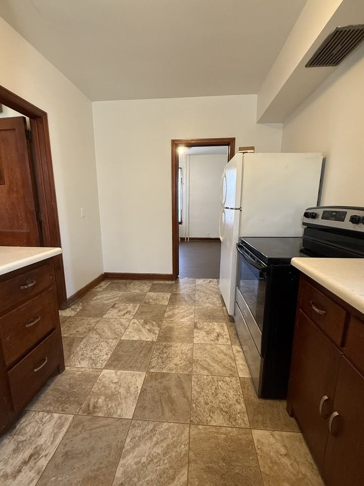 825 9th Ave N #2 - Photo 7 of 16