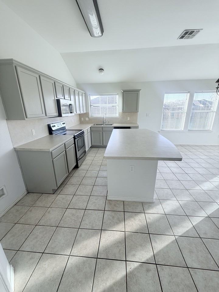 2301 Tropical Wind Dr #NA - Photo 6 of 20