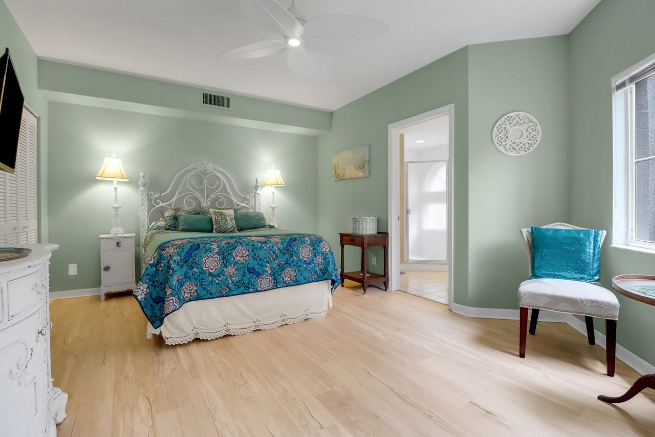 2820 Citrus Lake Dr #101 - Photo 4 of 19