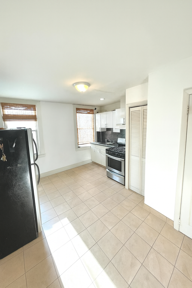 85 Laidlaw Ave #2 - Photo 2 of 11