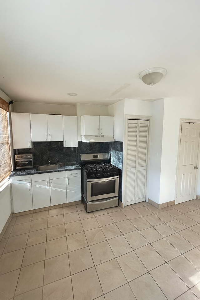 85 Laidlaw Ave #2 - Photo 3 of 11