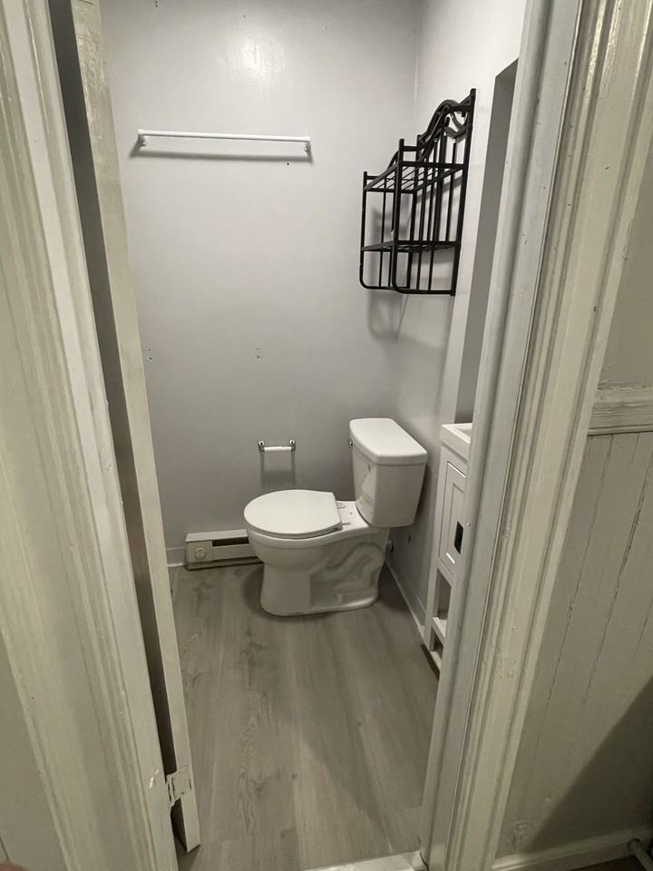 12 Fairview Ave #3F - Photo 4 of 5