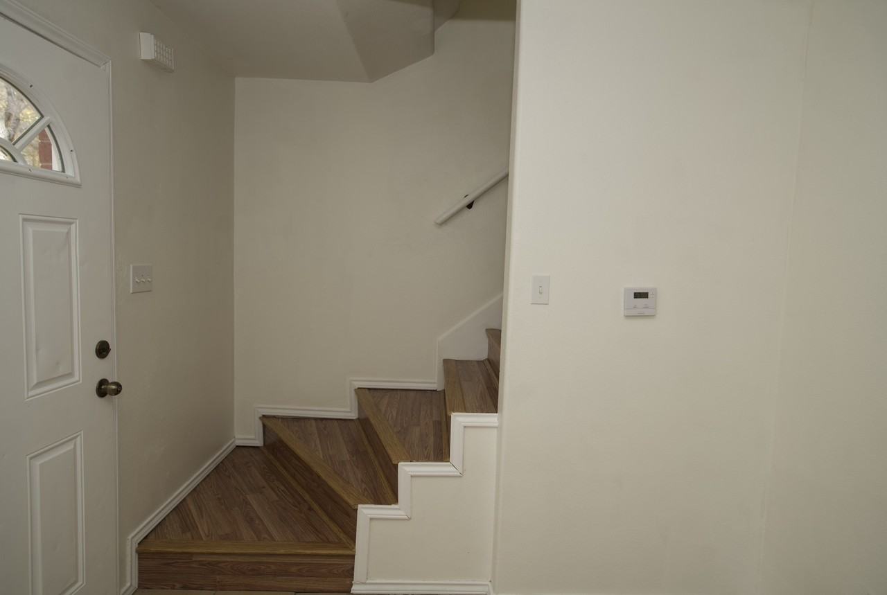 746 Sonesta Dr #B - Photo 4 of 7