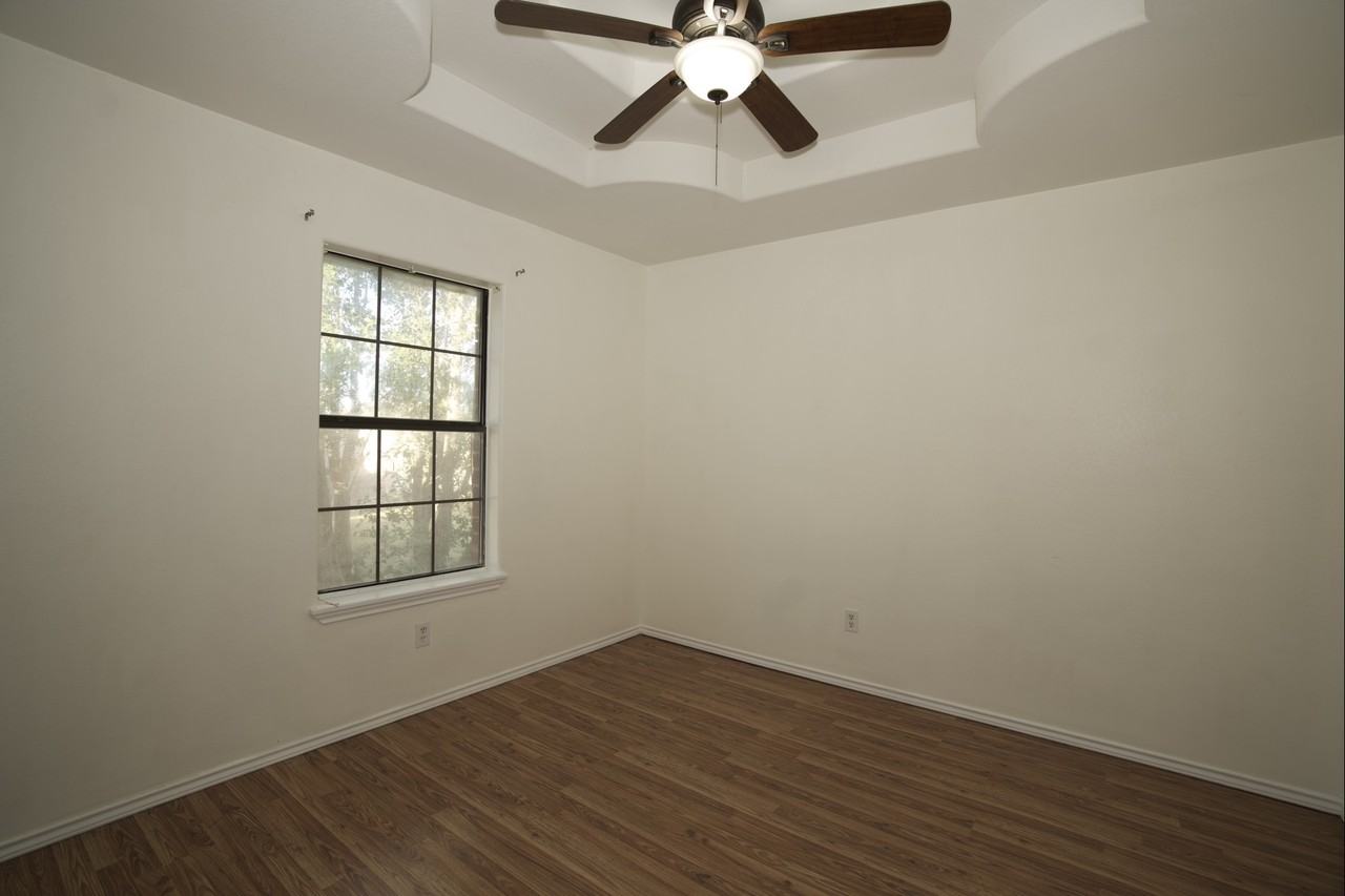 746 Sonesta Dr #B - Photo 7 of 7