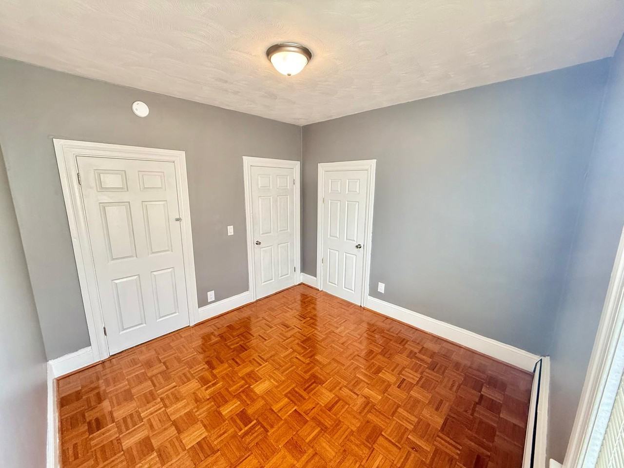 100 Gesler St #2 - Photo 4 of 23