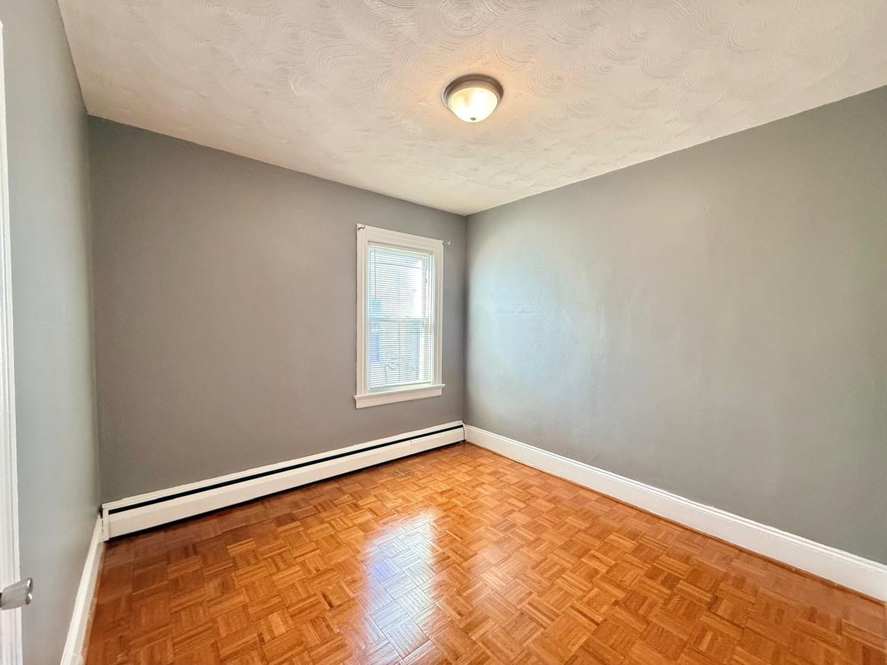 100 Gesler St #2 - Photo 5 of 23