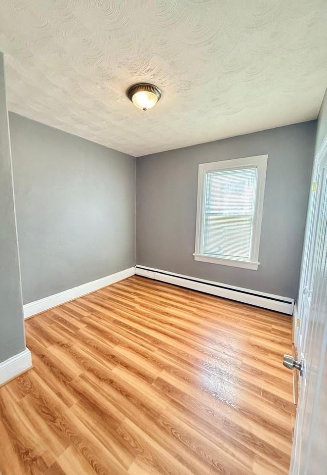 100 Gesler St #2 - Photo 7 of 23