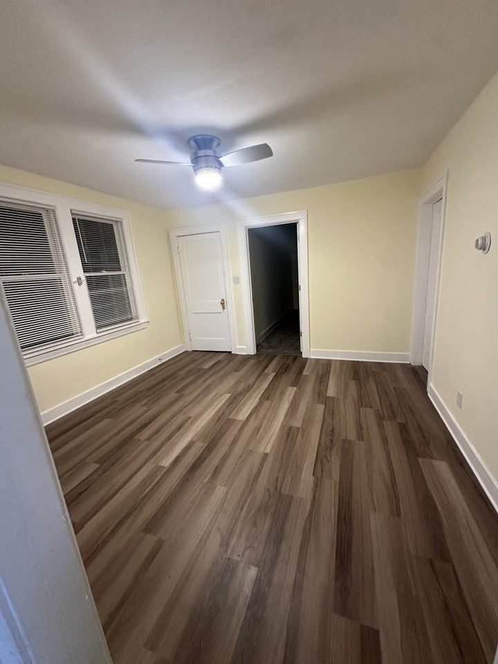 3412 W 94th St #UP - Photo 6 of 6