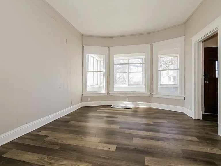 2902 Bristol St #NA - Photo 4 of 7