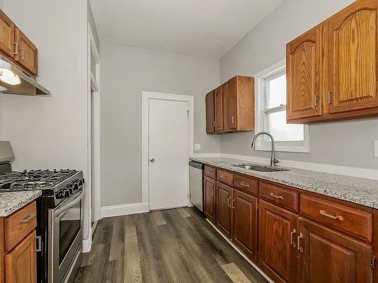 2902 Bristol St #NA - Photo 7 of 7