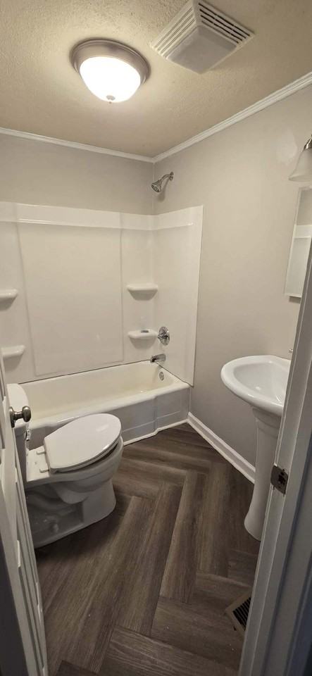 107 Hollingshed Ave Se #1 - Photo 3 of 6