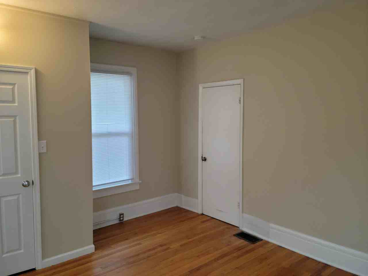 705 Pearl St #1 - Photo 5 of 11