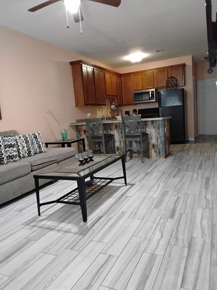 2500 Gladiolus St #B - Photo 5 of 17