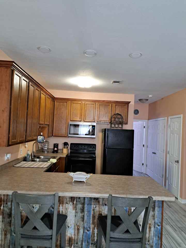 2500 Gladiolus St #B - Photo 6 of 17