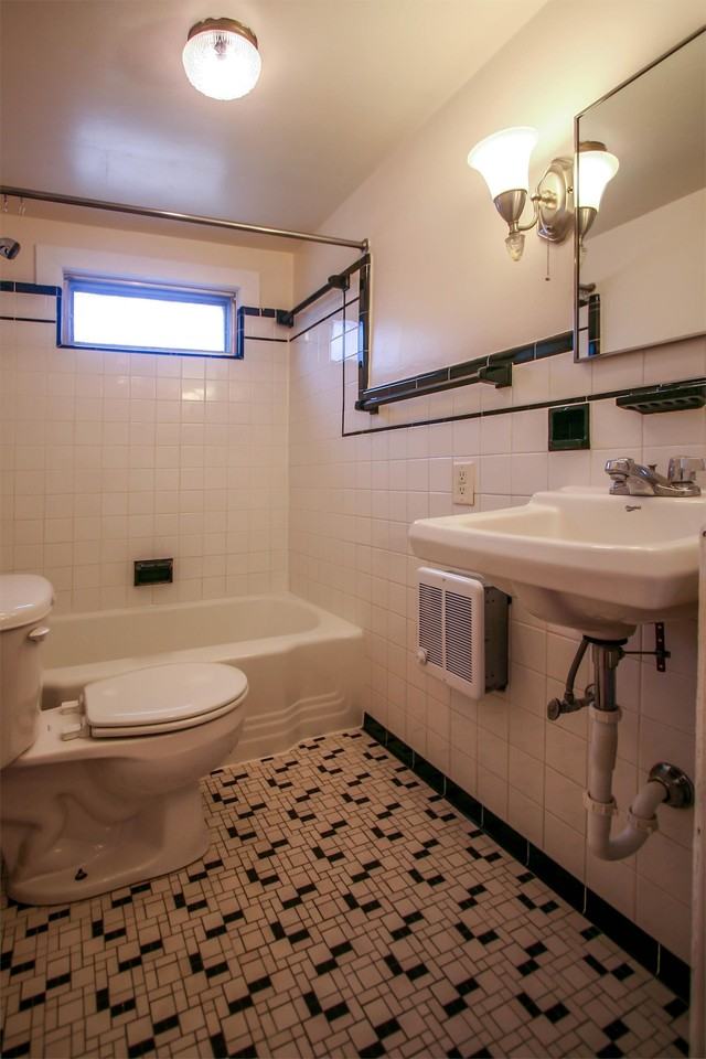 321 W Burke St #4 - Photo 6 of 8