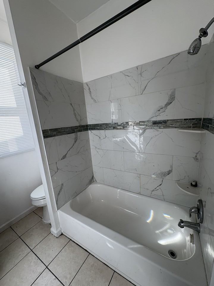 1506 N 54th St #2 - Photo 6 of 20