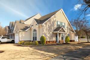 featured image of 2021 Livingston St #1