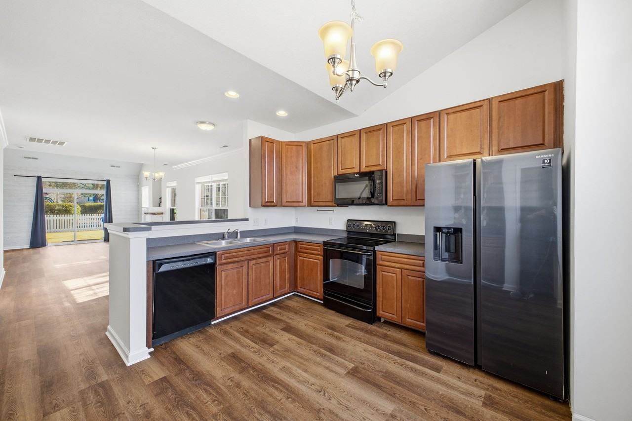 2021 Livingston St #1 - Photo 5 of 24