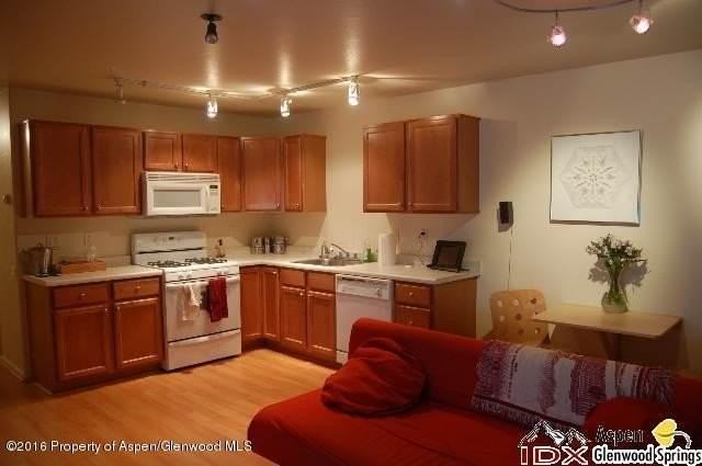 604 Lakeside Dr - Photo 3 of 7