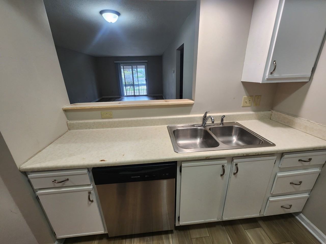 Evergreen Ridge1118 Penn Ave, 3 - Photo 2 of 15