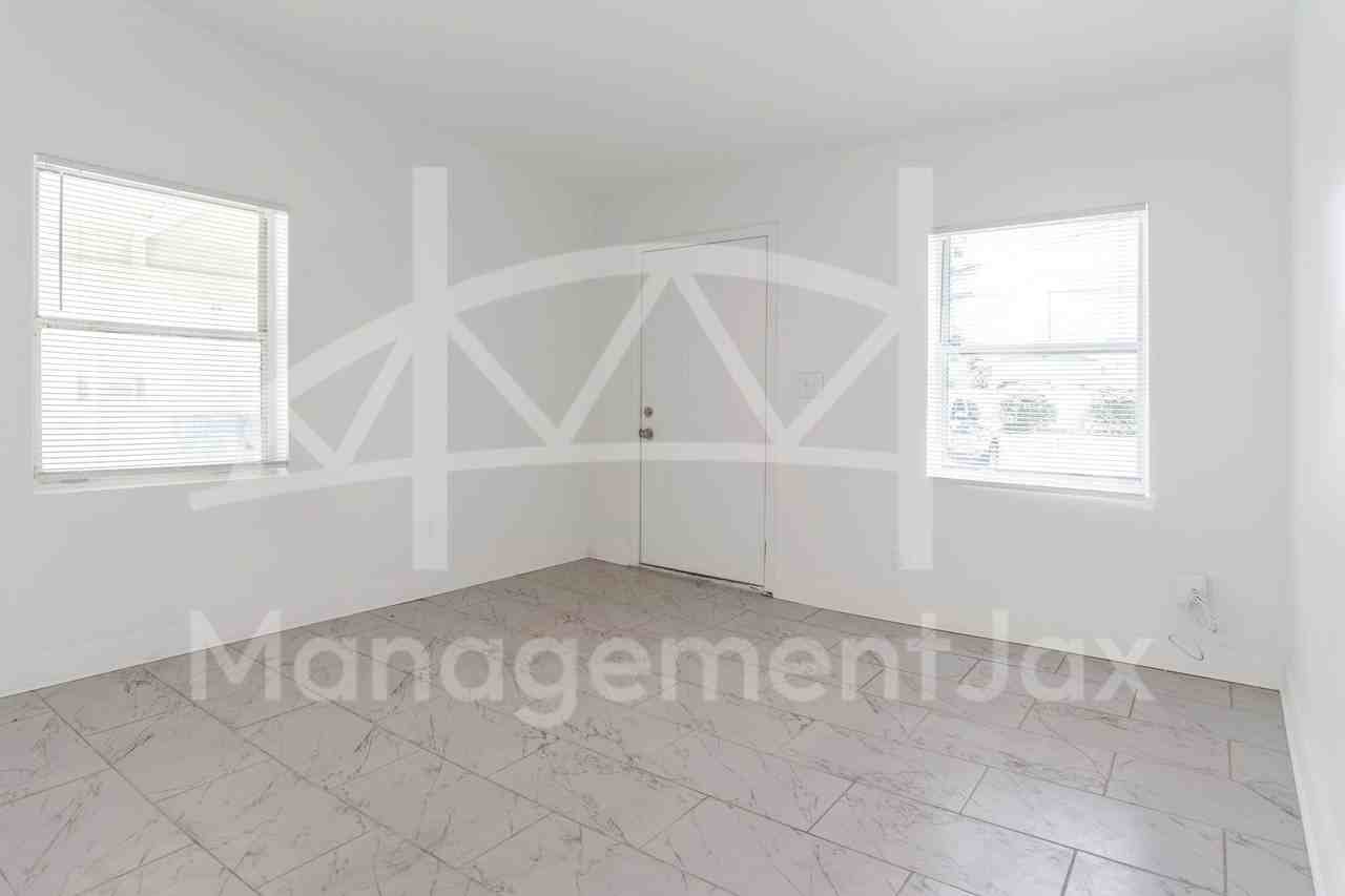 3622 Ardisia Rd N #1 - Photo 4 of 17