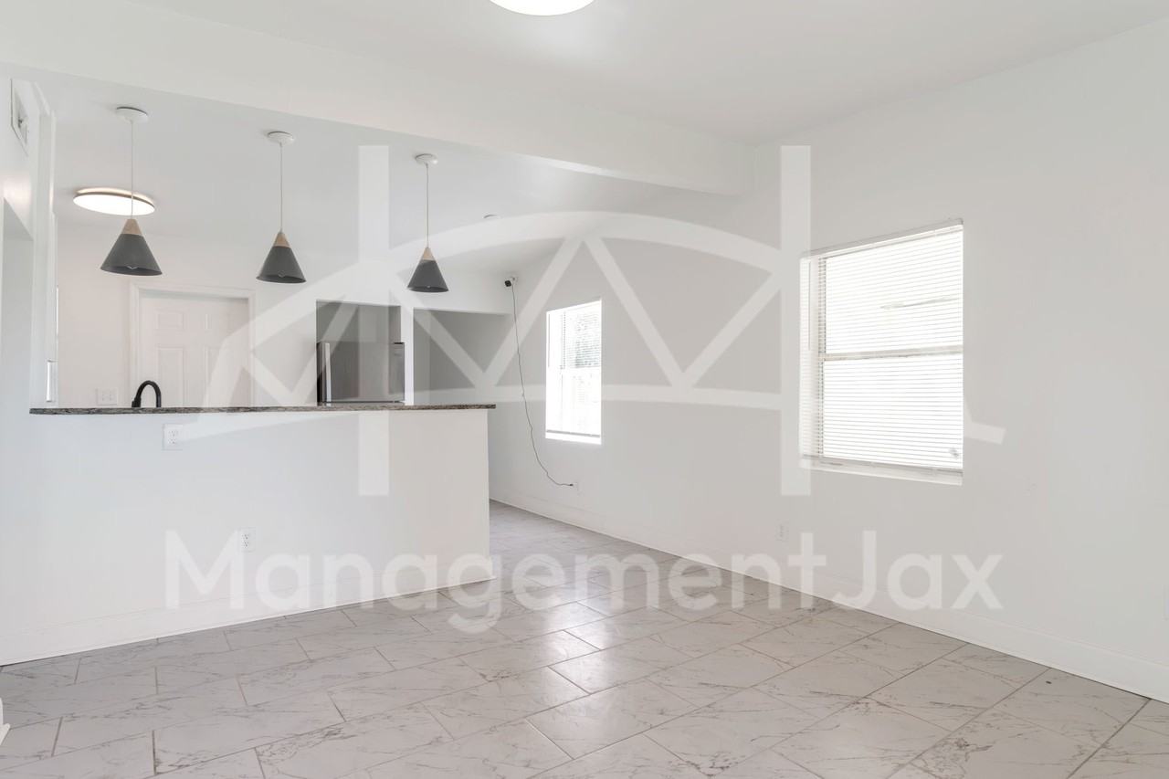 3622 Ardisia Rd N #1 - Photo 5 of 17