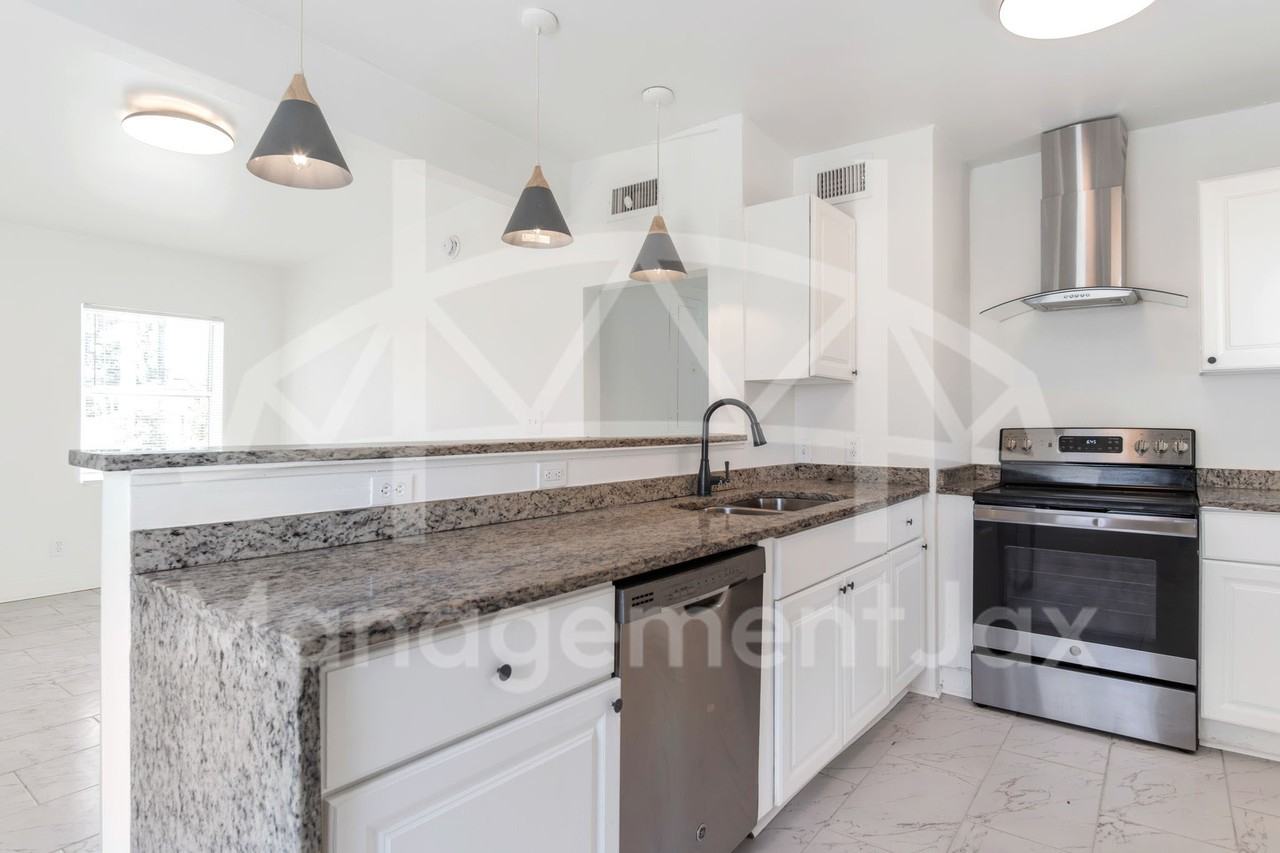 3622 Ardisia Rd N #1 - Photo 6 of 17