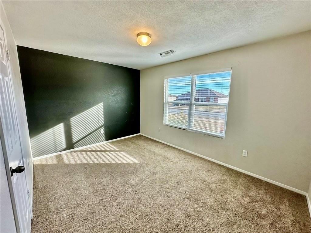 816 Nw 68th Ave - Photo 4 of 25