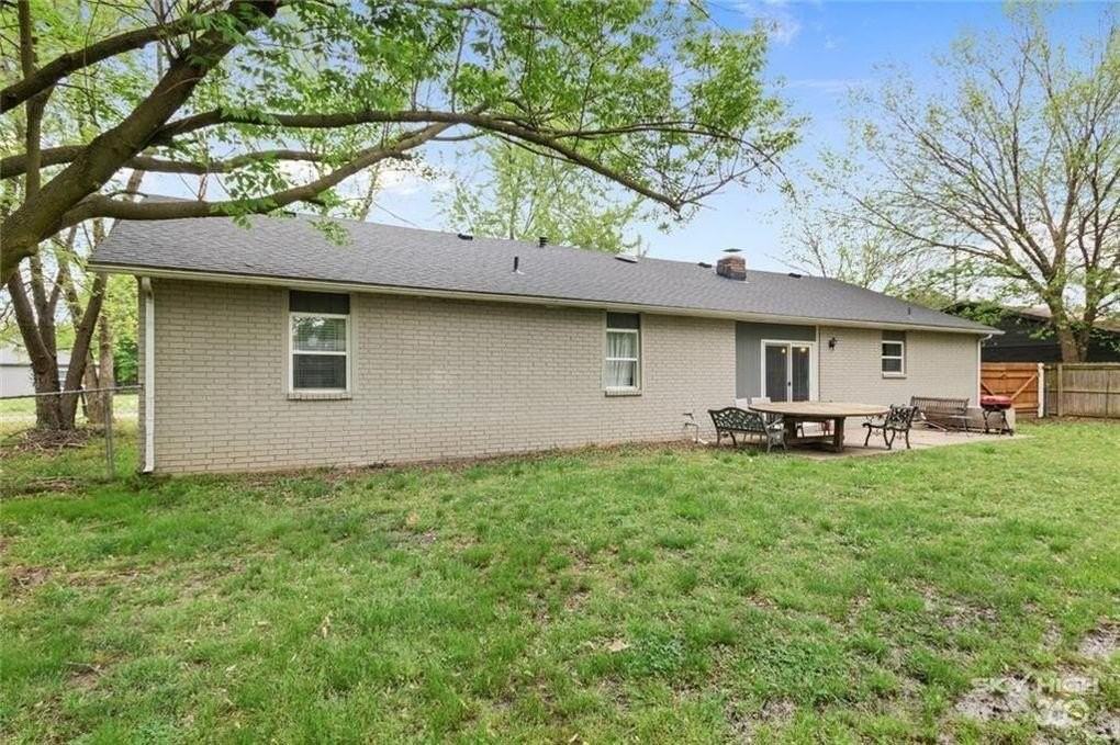 405 Sw 10th St - Photo 3 of 25