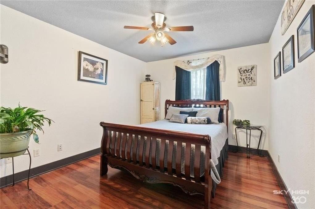 405 Sw 10th St - Photo 5 of 25