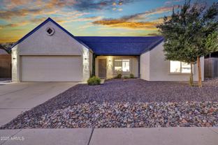 1362 E Wickieup Ln - Photo 1 of 1