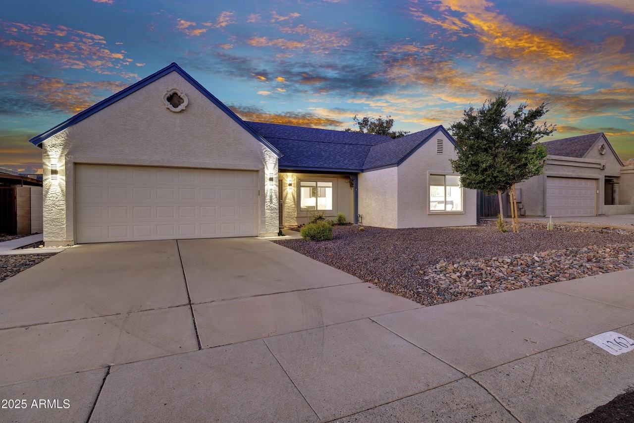 1362 E Wickieup Ln - Photo 5 of 50