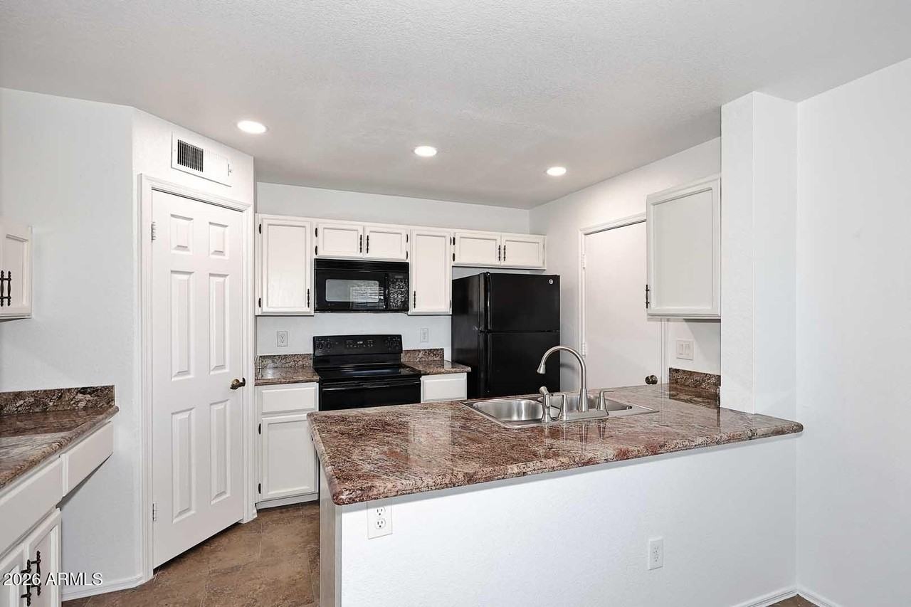 17236 N 1st Pl - Photo 3 of 21