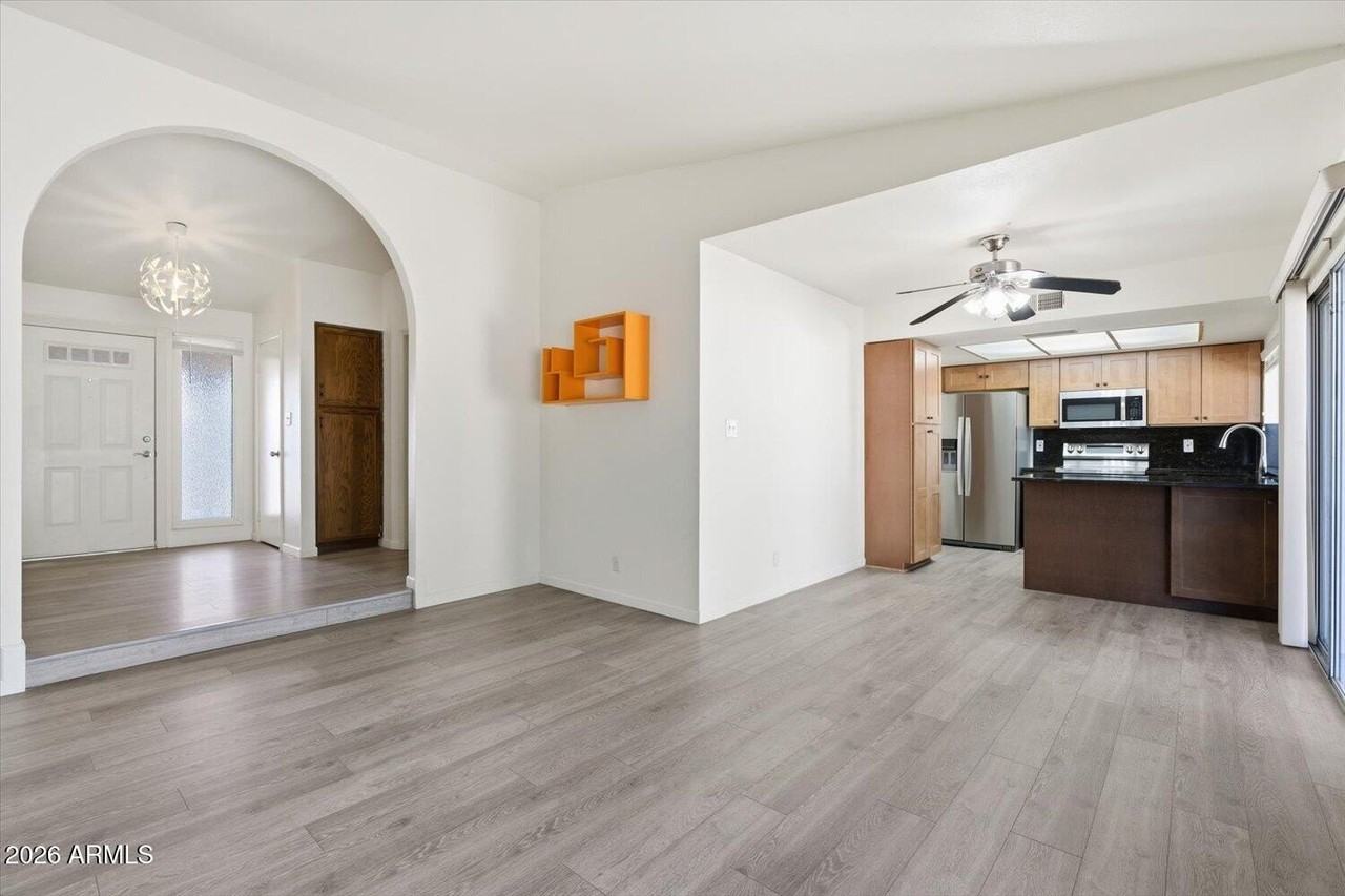 9300 E Kalil Dr - Photo 5 of 25