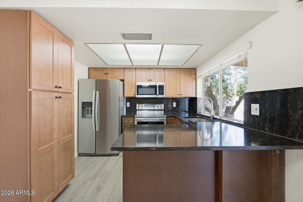 9300 E Kalil Dr - Photo 7 of 25